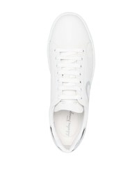 weiße bedruckte niedrige Sneakers von Salvatore Ferragamo