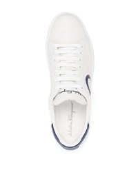 weiße bedruckte niedrige Sneakers von Salvatore Ferragamo