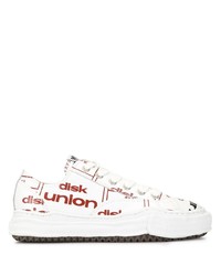 weiße bedruckte Segeltuch niedrige Sneakers von Maison Mihara Yasuhiro