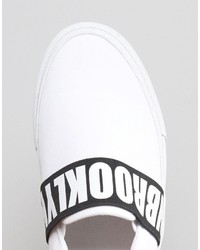 weiße bedruckte Slip-On Sneakers von Asos