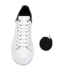 weiße beschlagene niedrige Sneakers von Alexander McQueen