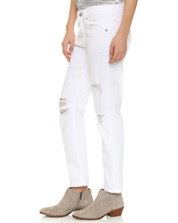 weiße Boyfriend Jeans mit Destroyed-Effekten von AG Jeans