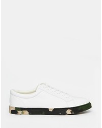 weiße Camouflage Turnschuhe von Asos