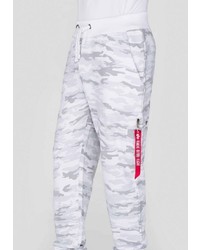 weiße Cargohose von Alpha Industries