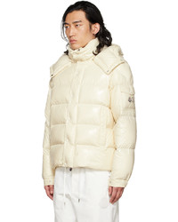 weiße Daunenjacke von Moncler