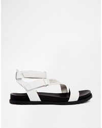 weiße flache Sandalen aus Leder von DKNY