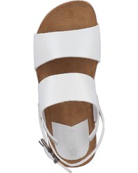 weiße flache Sandalen aus Leder von Kickers