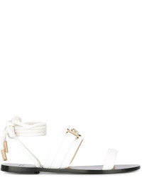 weiße flache Sandalen aus Leder von Versace