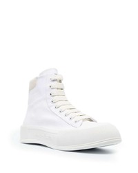 weiße hohe Sneakers aus Segeltuch von Alexander McQueen