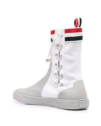 weiße hohe Sneakers aus Segeltuch von Thom Browne