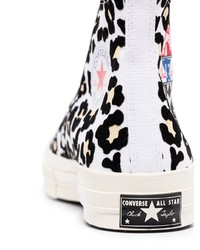 weiße hohe Sneakers mit Leopardenmuster von Converse