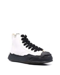 weiße hohe Sneakers von Maison Mihara Yasuhiro