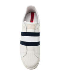 weiße horizontal gestreifte Slip-On Sneakers aus Leder von MOA - Master of Arts