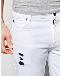 weiße Jeans mit Destroyed-Effekten von Asos