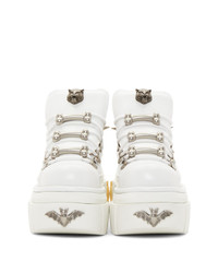 weiße klobige flache Stiefel mit einer Schnürung aus Leder von Gucci