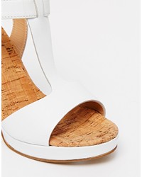 weiße klobige Leder Sandaletten von Dune