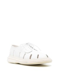 weiße Leder Derby Schuhe von The Antipode