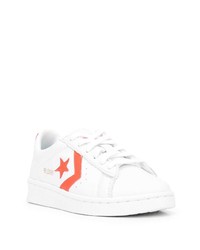 weiße Leder niedrige Sneakers mit Sternenmuster von Converse