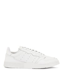 weiße Leder niedrige Sneakers von adidas