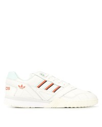 weiße Leder niedrige Sneakers von adidas