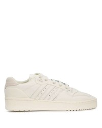 weiße Leder niedrige Sneakers von adidas