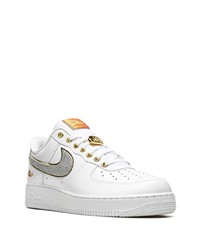 weiße Leder niedrige Sneakers von Nike