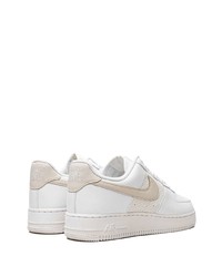 weiße Leder niedrige Sneakers von Nike