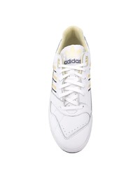 weiße Leder niedrige Sneakers von adidas