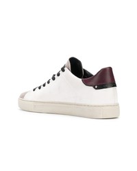 weiße Leder niedrige Sneakers von Crime London