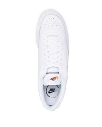 weiße Leder niedrige Sneakers von Nike