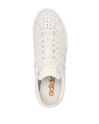 weiße Leder niedrige Sneakers von adidas