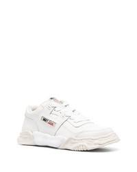 weiße Leder niedrige Sneakers von Maison Mihara Yasuhiro