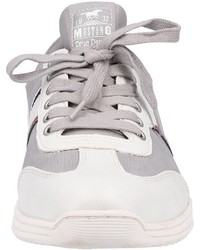 weiße Leder niedrige Sneakers von Mustang