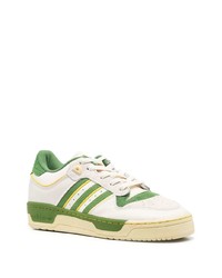 weiße Leder niedrige Sneakers von adidas