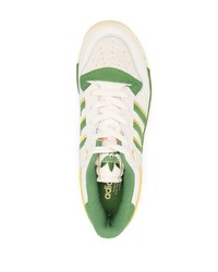 weiße Leder niedrige Sneakers von adidas