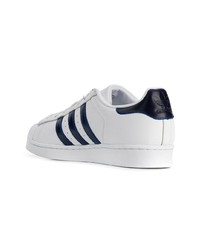 weiße Leder niedrige Sneakers von adidas