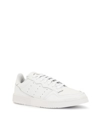 weiße Leder niedrige Sneakers von adidas