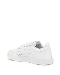 weiße Leder niedrige Sneakers von adidas