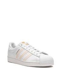 weiße Leder niedrige Sneakers von adidas