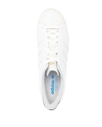 weiße Leder niedrige Sneakers von adidas