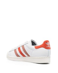 weiße Leder niedrige Sneakers von adidas