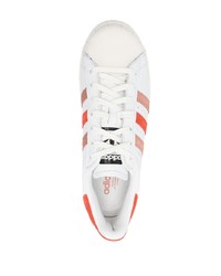 weiße Leder niedrige Sneakers von adidas