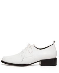 weiße Leder Oxford Schuhe von DKNY