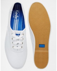 weiße Leinenschuhe von Keds