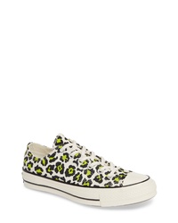 weiße niedrige Sneakers mit Leopardenmuster