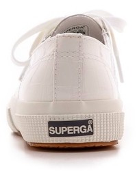 weiße niedrige Sneakers von Superga