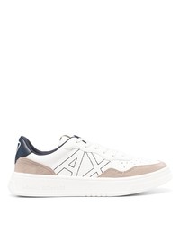 weiße niedrige Sneakers von Armani Exchange