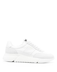 weiße niedrige Sneakers von Axel Arigato