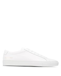 weiße niedrige Sneakers von Common Projects