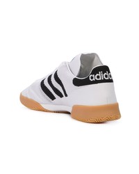 weiße niedrige Sneakers von adidas